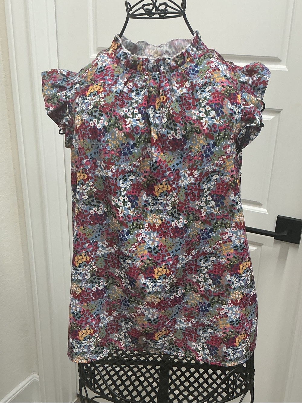Woman’s Multicolor Floral Ruffle-Sleeve Blouse